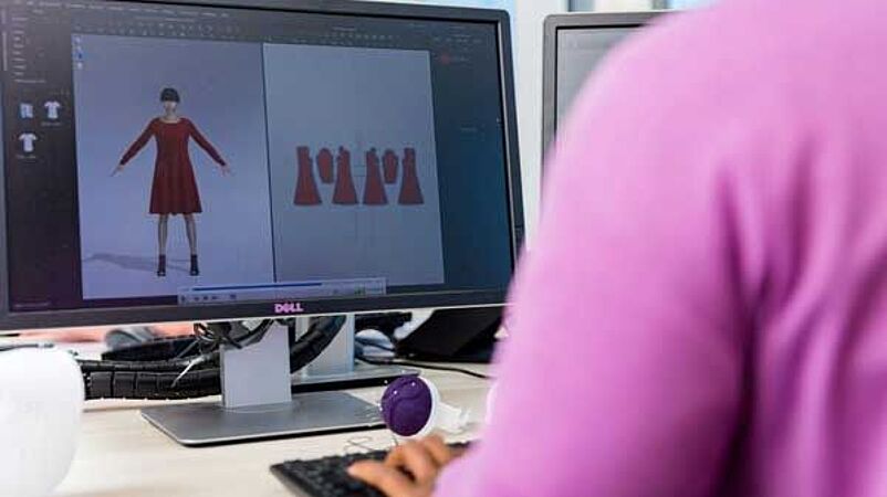 Apparel designer creating a digital prototype using optimized 3D pattern from Hohenstein